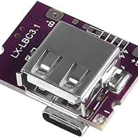 محول تعزيز طاقة USB من نوع Type-C 5V 3.1A لشحن بطاريات الليثيوم مع حماية مدمجة وشاشة LED. يدعم الشحن السريع للأجهزة المحمولة ويعمل مع بطاريات 18650 بفعالية عالية. image